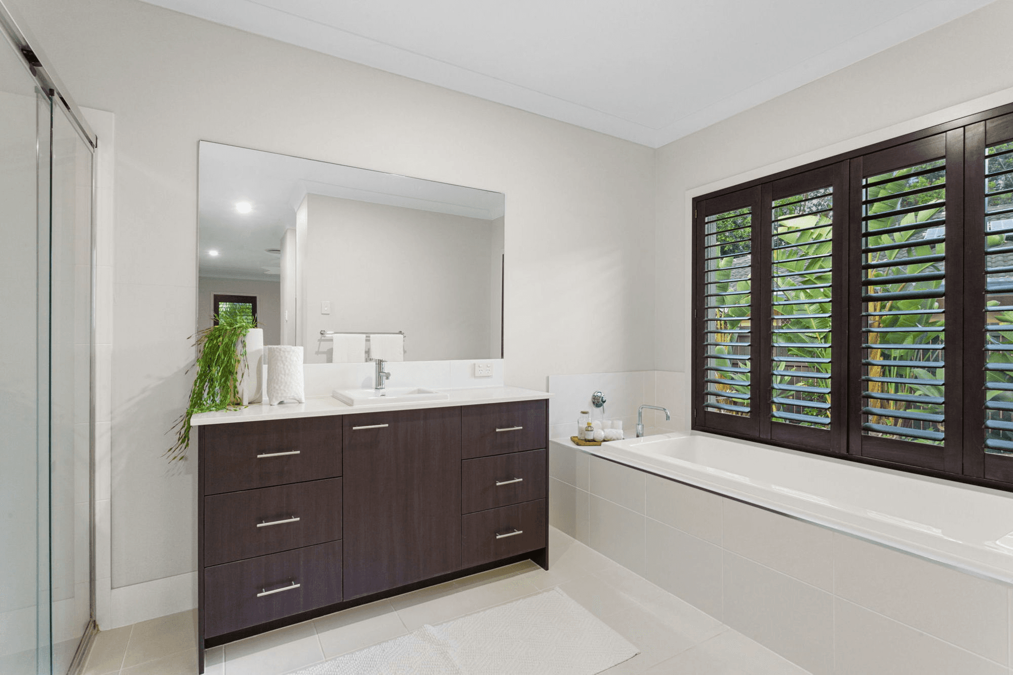 6 Armitage Court, NOOSAVILLE, QLD 4566