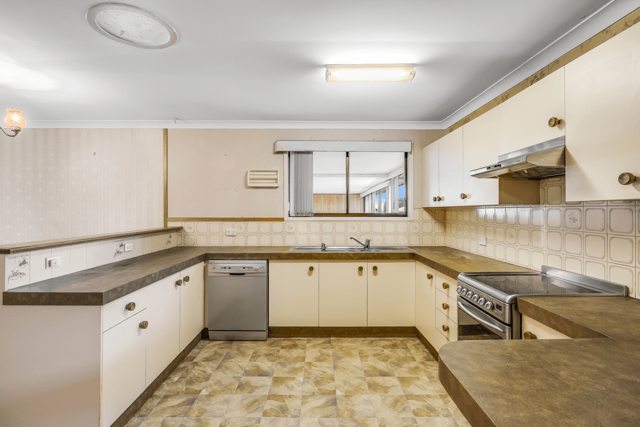 19 Cabarita Crescent, GLENVALE, QLD 4350