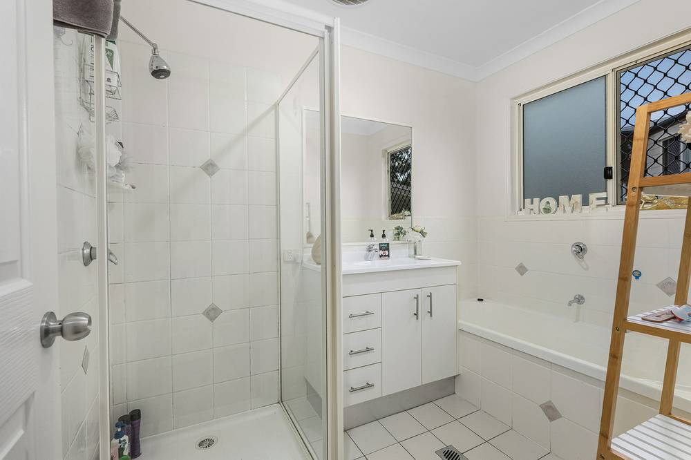 9 Chalmers Place, North Ipswich, QLD 4305