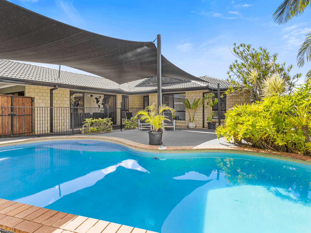 11 Quoll Close, BURLEIGH HEADS, QLD 4220