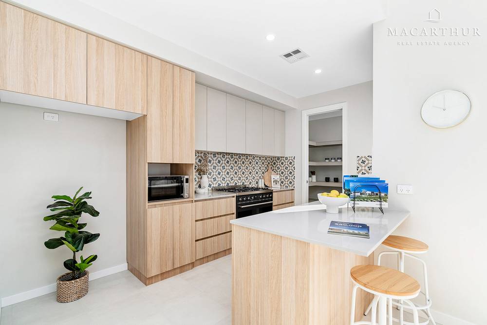 5 Dallas Avenue, Gobbagombalin, NSW 2650