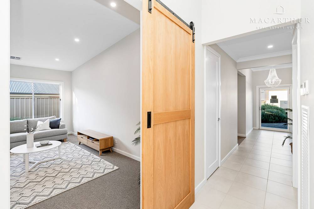 5 Dallas Avenue, Gobbagombalin, NSW 2650