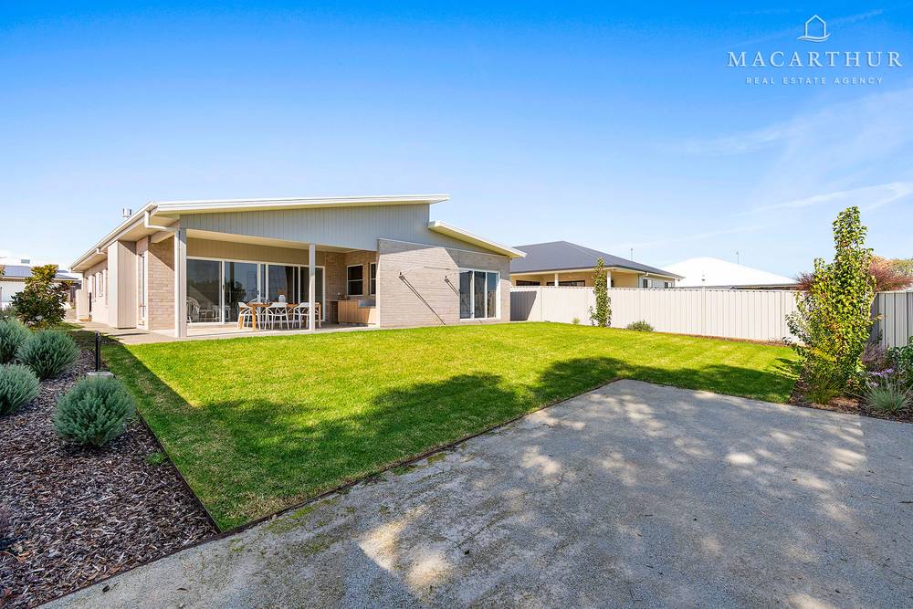 5 Dallas Avenue, Gobbagombalin, NSW 2650