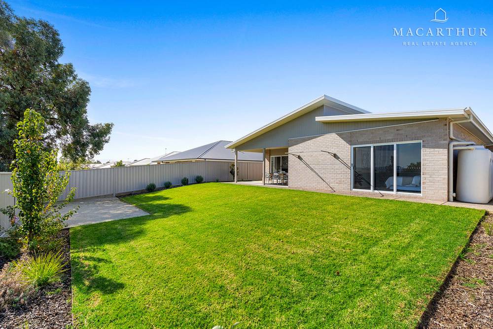 5 Dallas Avenue, Gobbagombalin, NSW 2650