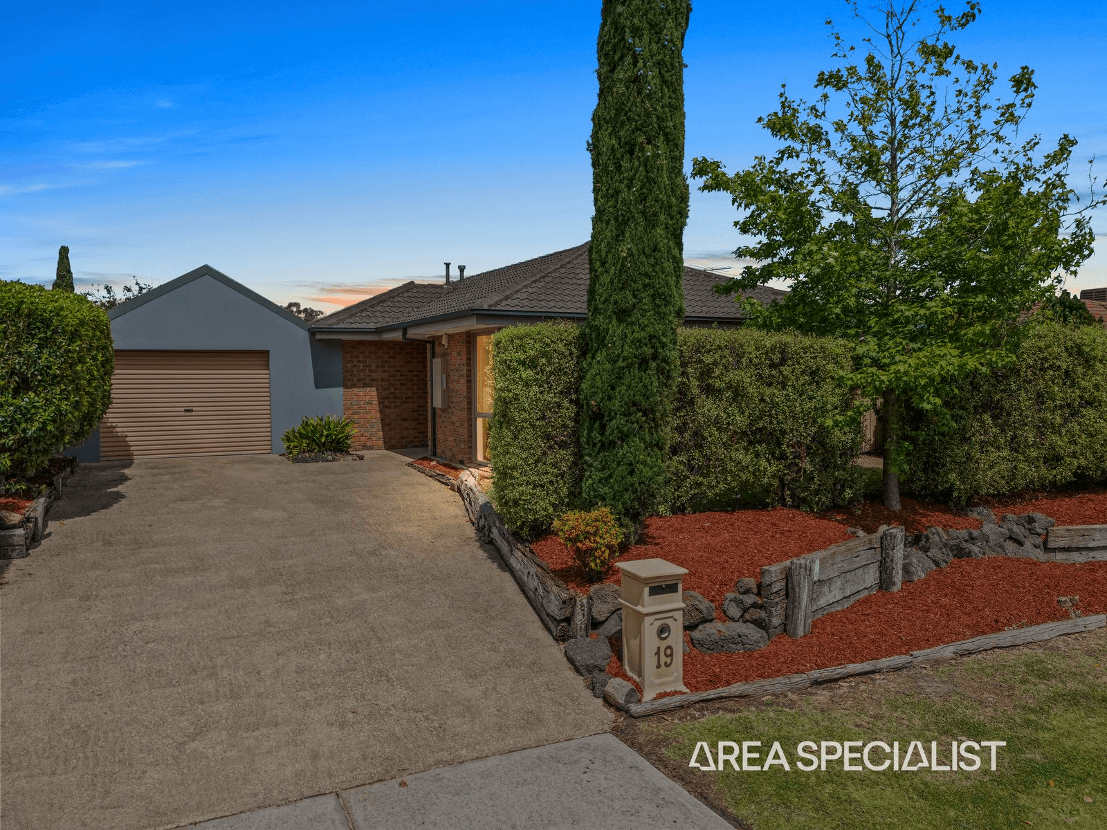 19 Heywood Crescent, Cranbourne North, VIC 3977