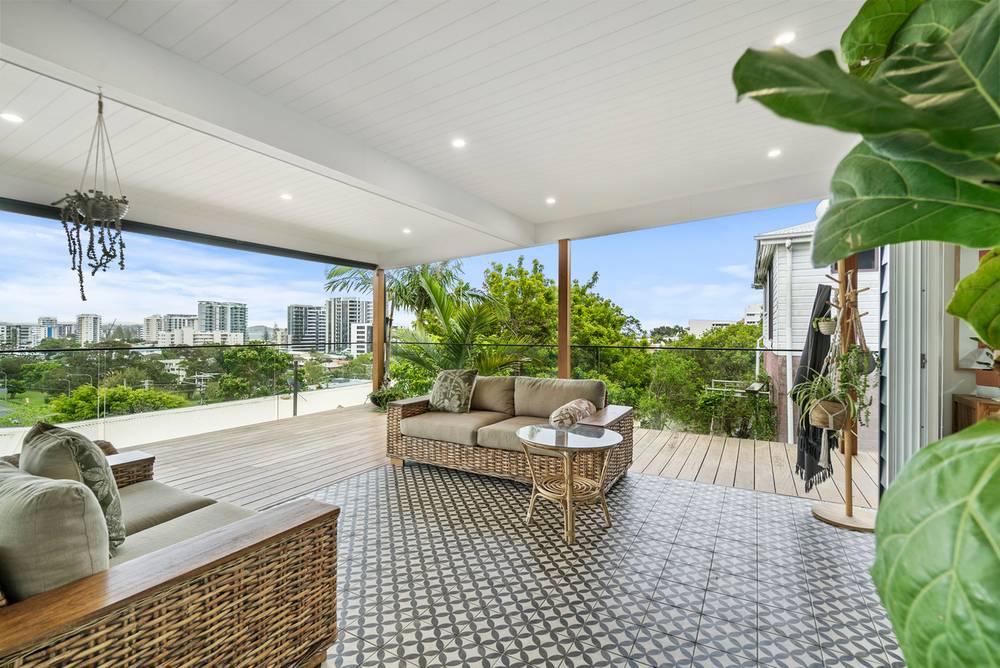 31  Rutledge Street, COOLANGATTA, QLD 4225