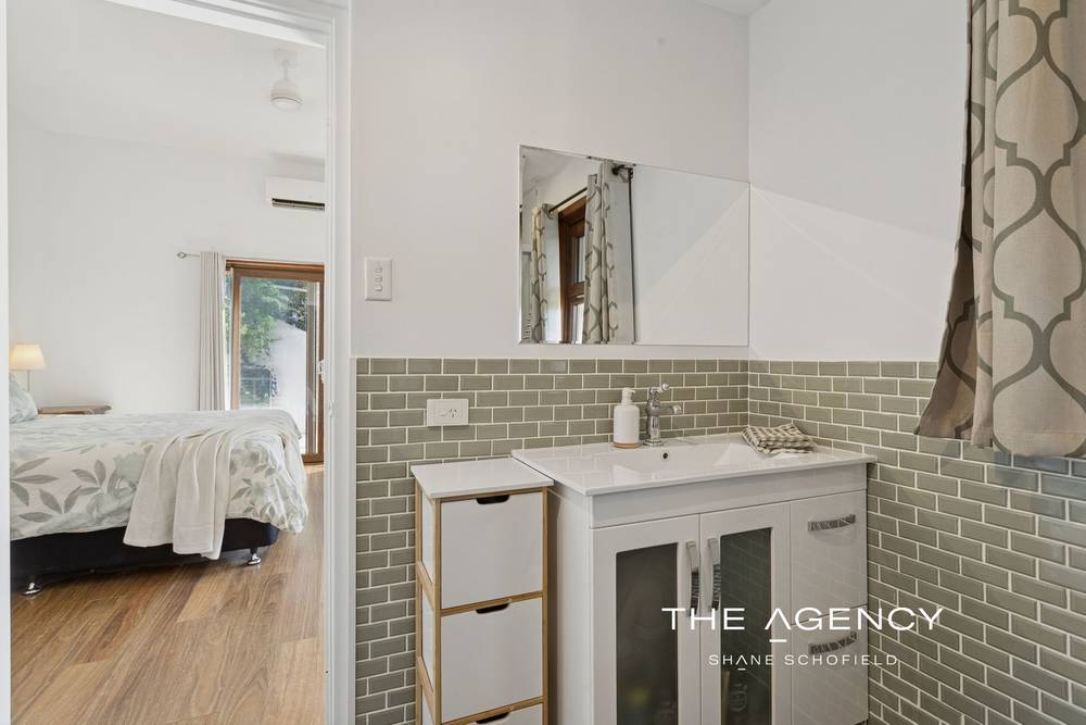 17 Old York Road, Greenmount, WA 6056