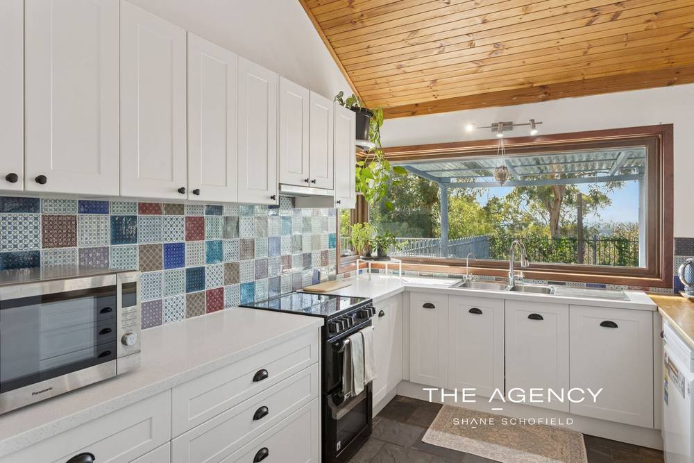 17 Old York Road, Greenmount, WA 6056