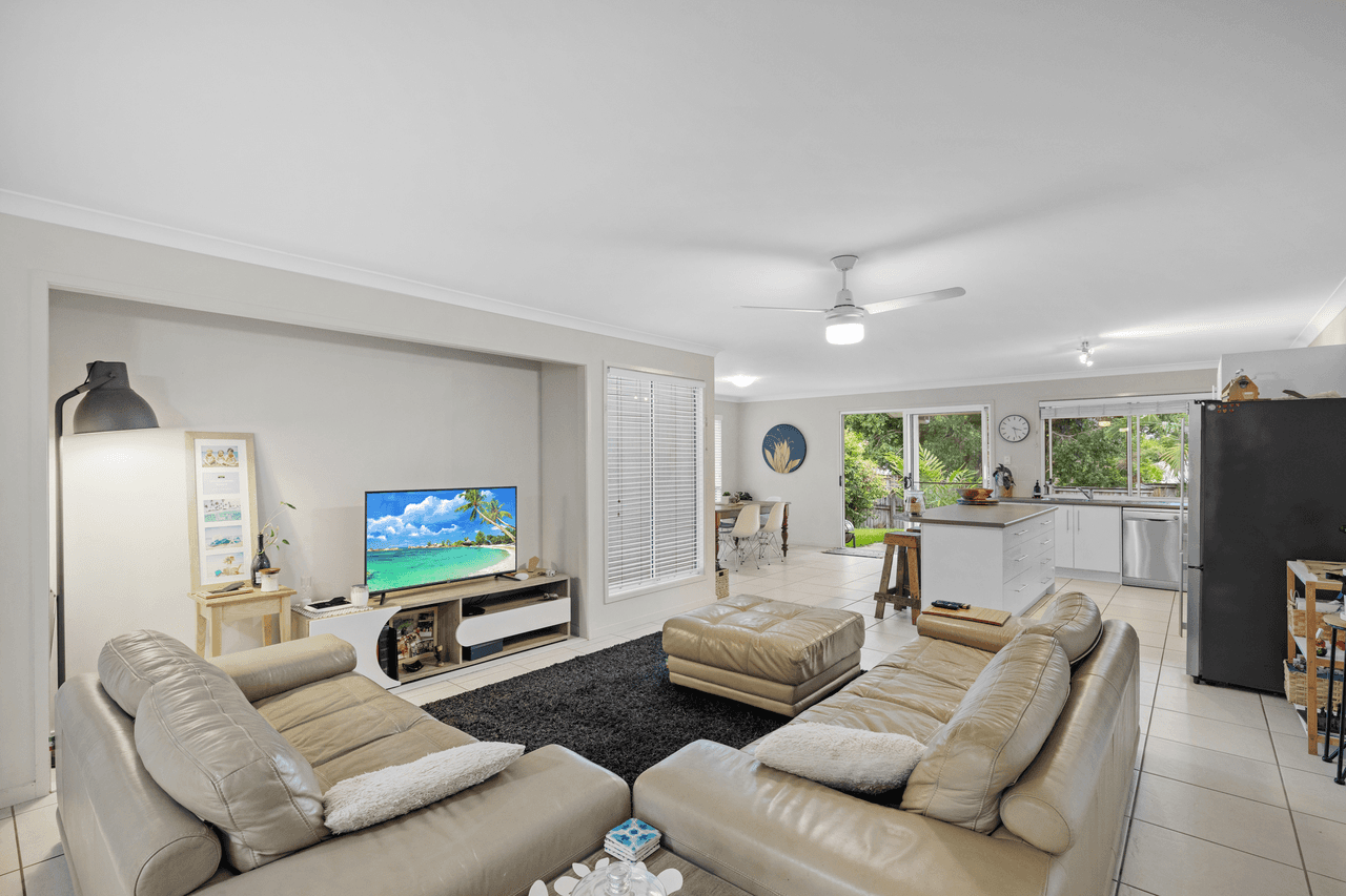 1/8 Flooded Gum Court, BLI BLI, QLD 4560