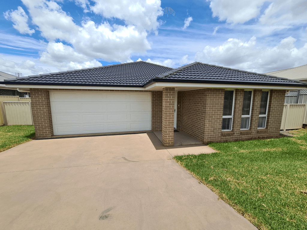 15 Koala Street, PARKES, NSW 2870