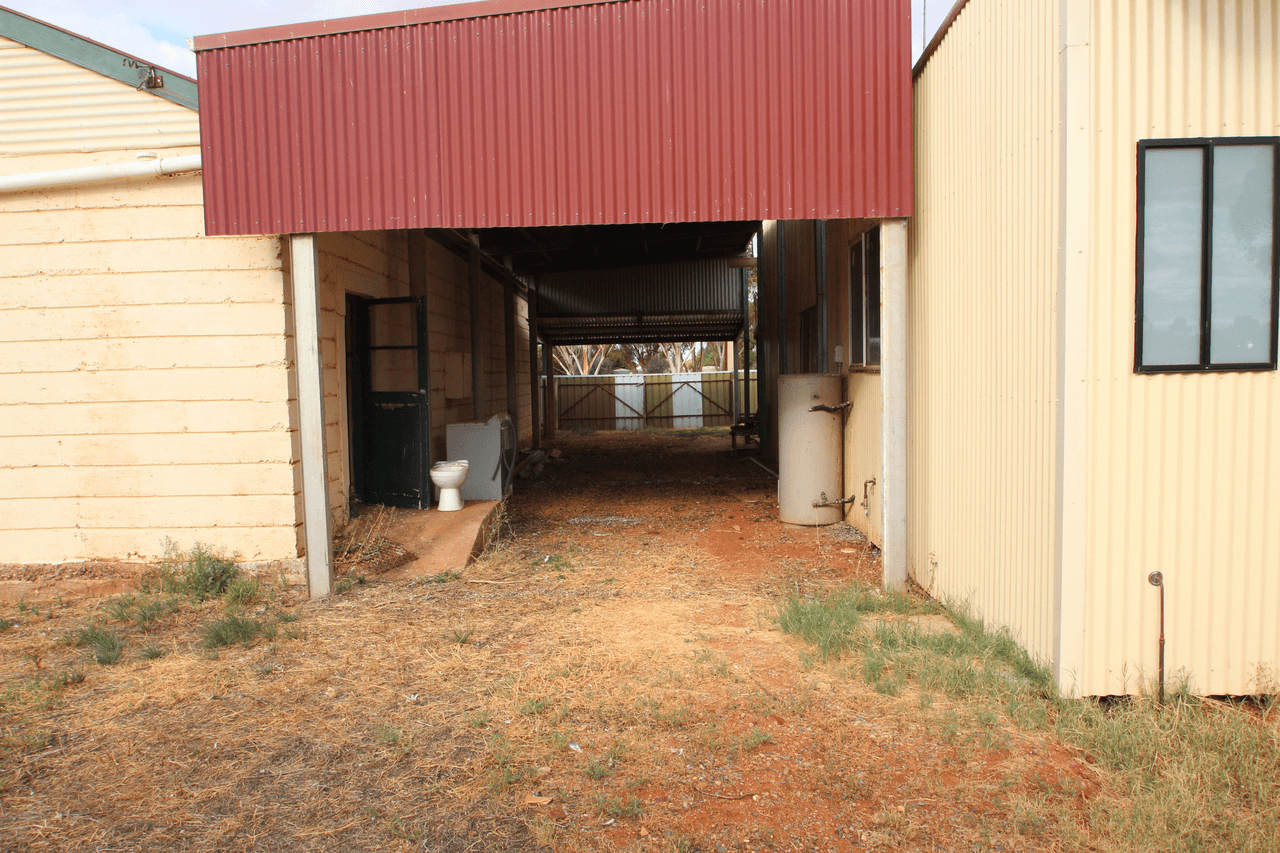 2 - 4  Church Street, WILLOWIE, SA 5431