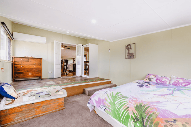 74 Neylons Road, Southern Cross, QLD 4820