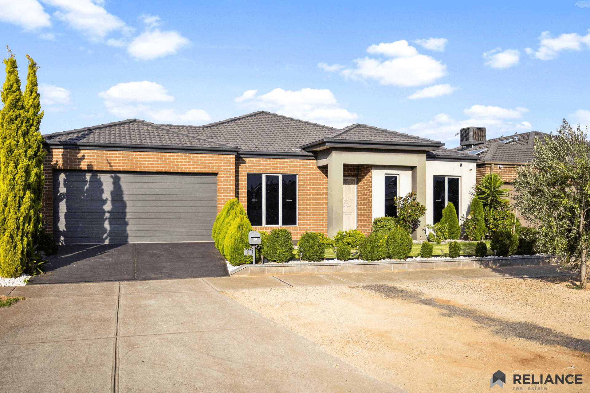 8 Leyana Crescent, Brookfield, VIC 3338