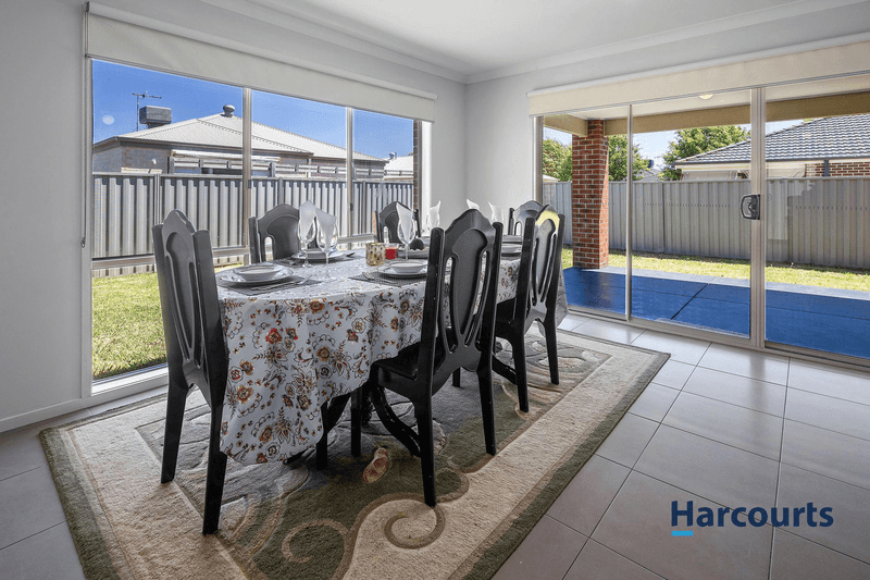 12 Stately Drive, Cranbourne East, VIC 3977