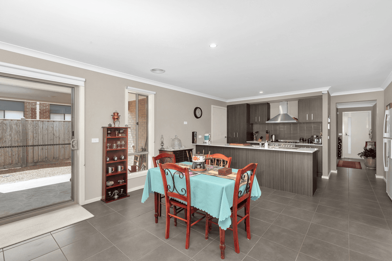 25 Willesden Crescent, WYNDHAM VALE, VIC 3024