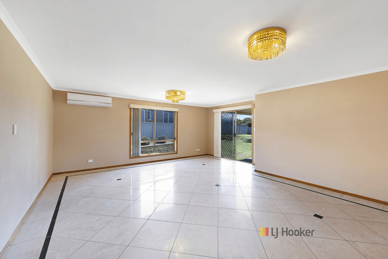 15 Radford Place, LAKE MUNMORAH, NSW 2259