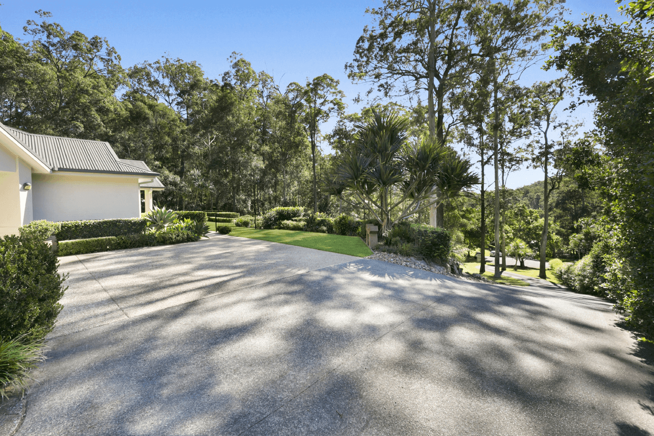 13 Basswood Court, BONOGIN, QLD 4213