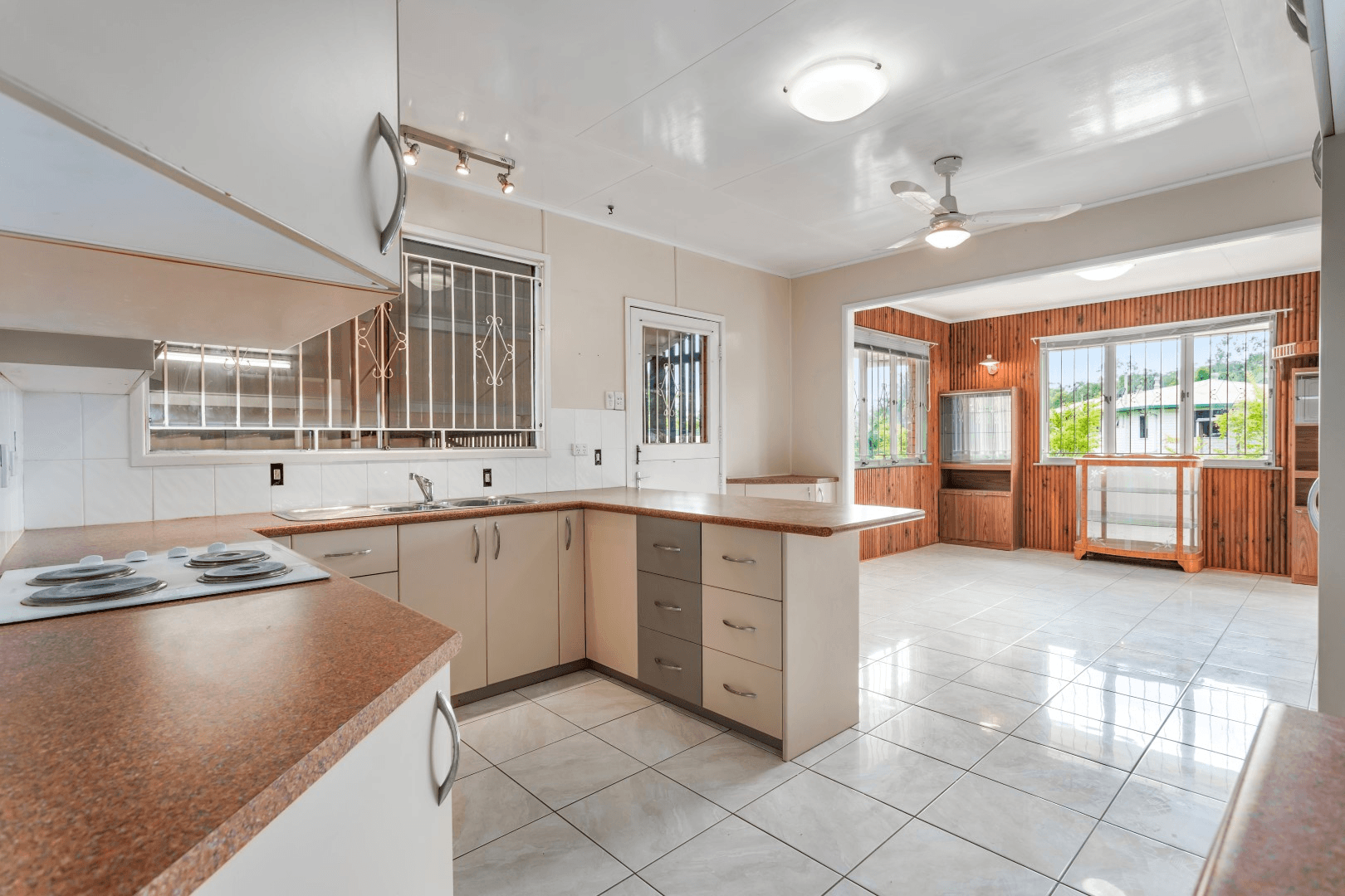 102 Holdsworth Road, NORTH IPSWICH, QLD 4305