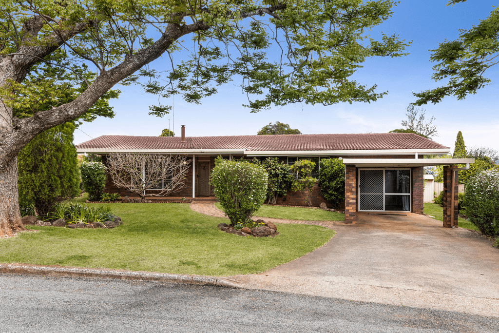 39 Clewley Crescent, RANGEVILLE, QLD 4350