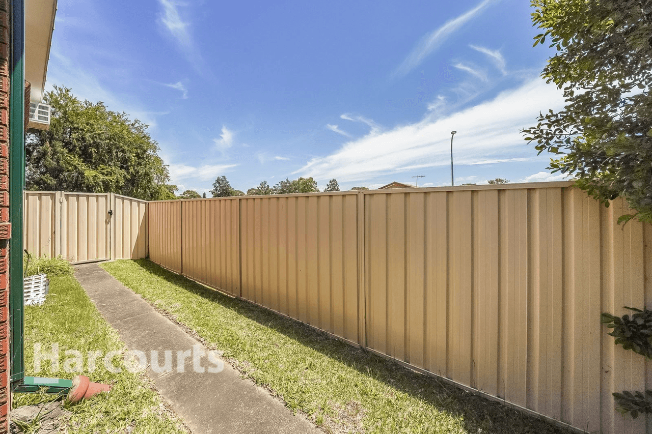 1/2 Oberon Road, Ruse, NSW 2560