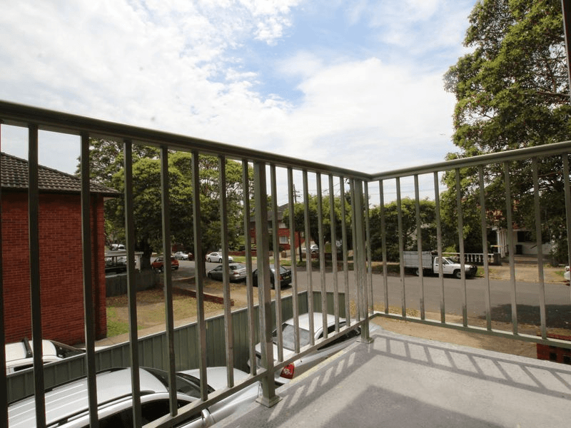 8/10 Fourth Avenue, CAMPSIE, NSW 2194