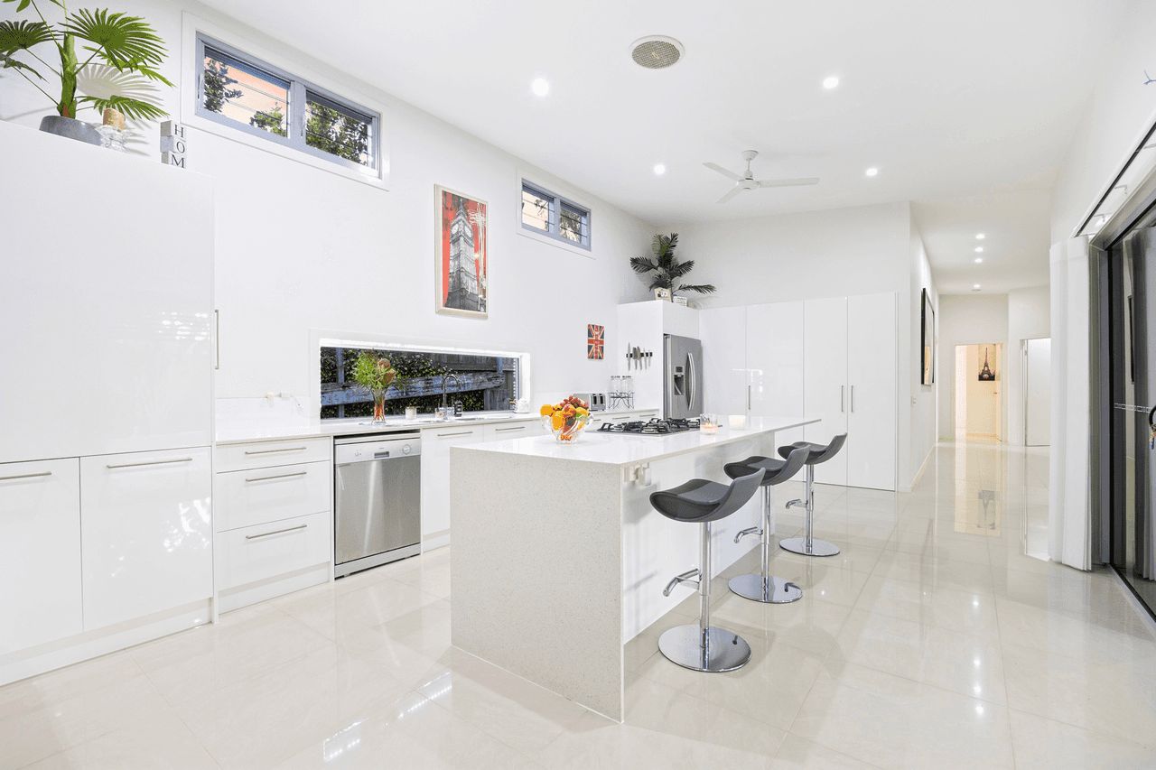 3 Cunningham Street, TORQUAY, QLD 4655