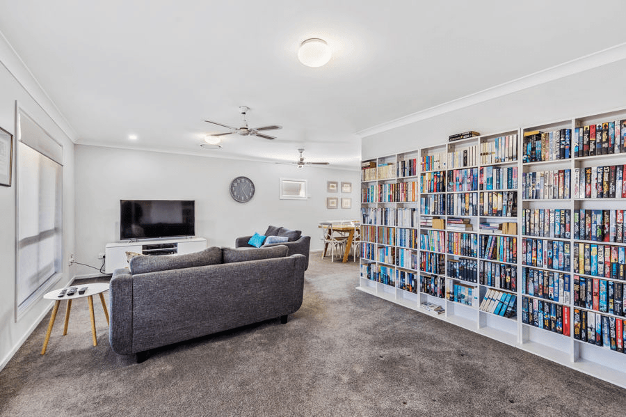 28 Cambridge Street, SILKSTONE, QLD 4304