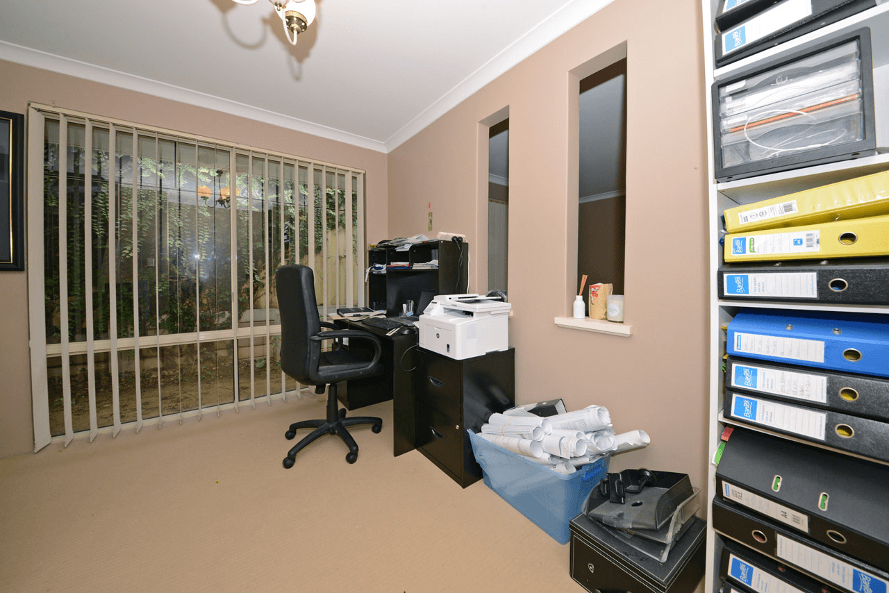 70 Stonehaven Parade, Kinross, WA 6028