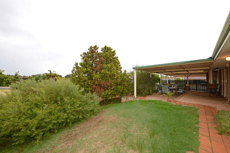 70 Stonehaven Parade, Kinross, WA 6028