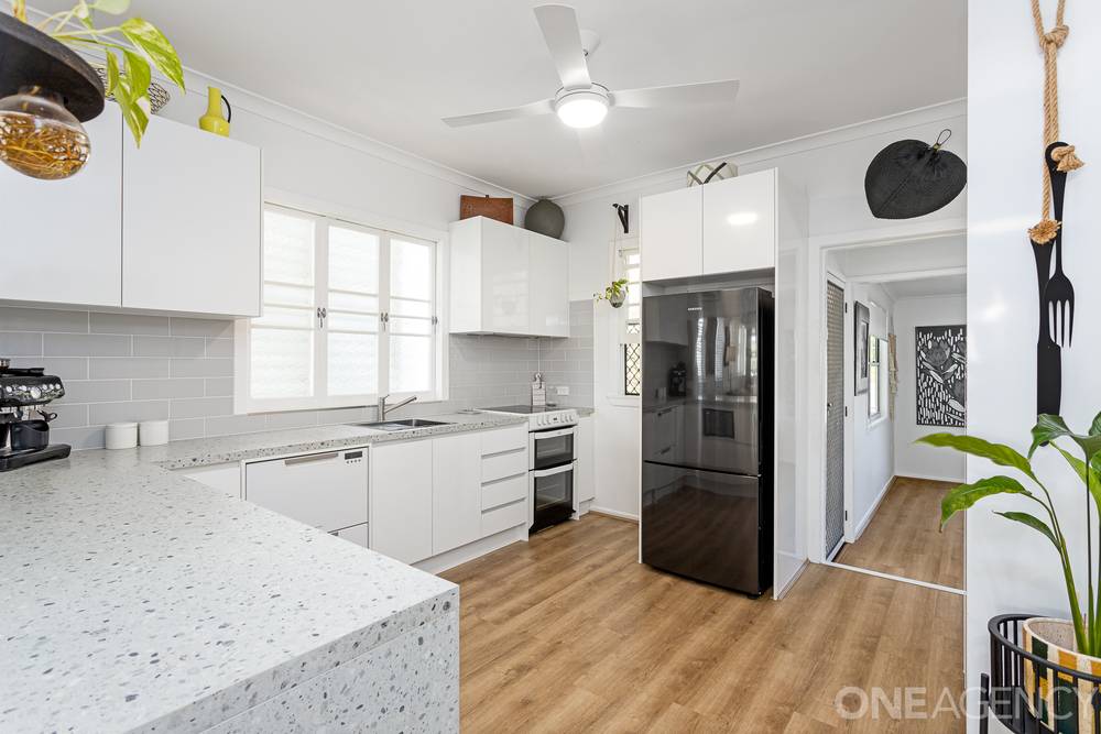 3 Third Avenue, Scarborough, QLD 4020