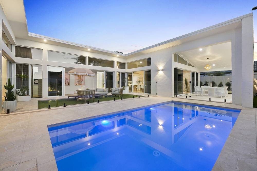 42 Coronet Crescent, Burleigh Waters, QLD 4220