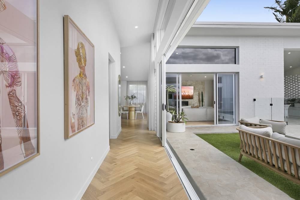 42 Coronet Crescent, Burleigh Waters, QLD 4220