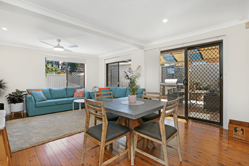 22 Bimbadeen Avenue, Bradbury, NSW 2560