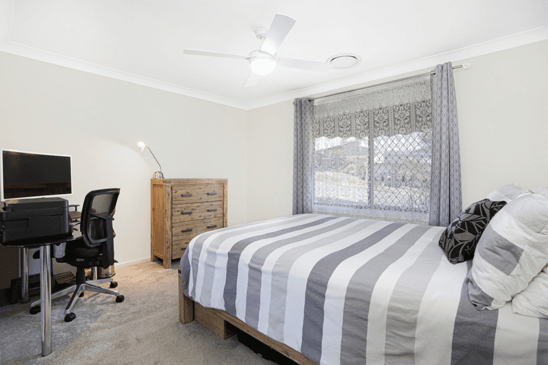 22 Bimbadeen Avenue, Bradbury, NSW 2560