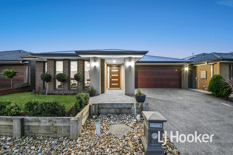 21 Yearling Crescent, CLYDE NORTH, VIC 3978