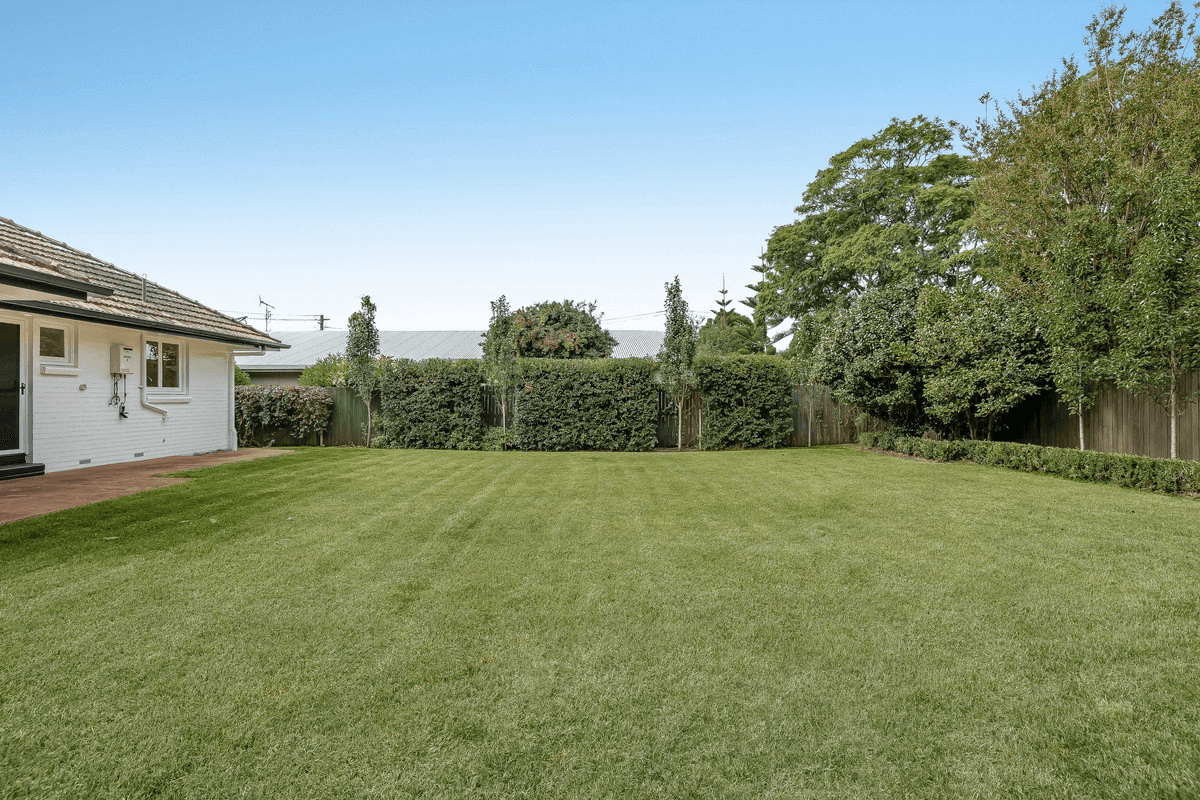 12 Crown Street, Rangeville, QLD 4350