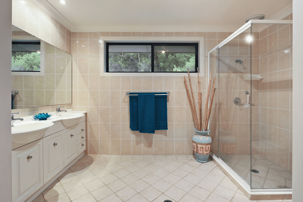 4 Ena Place, UMINA BEACH, NSW 2257