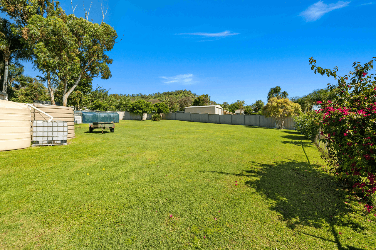 2 Emmanulla Drive, KINGSTHORPE, QLD 4400