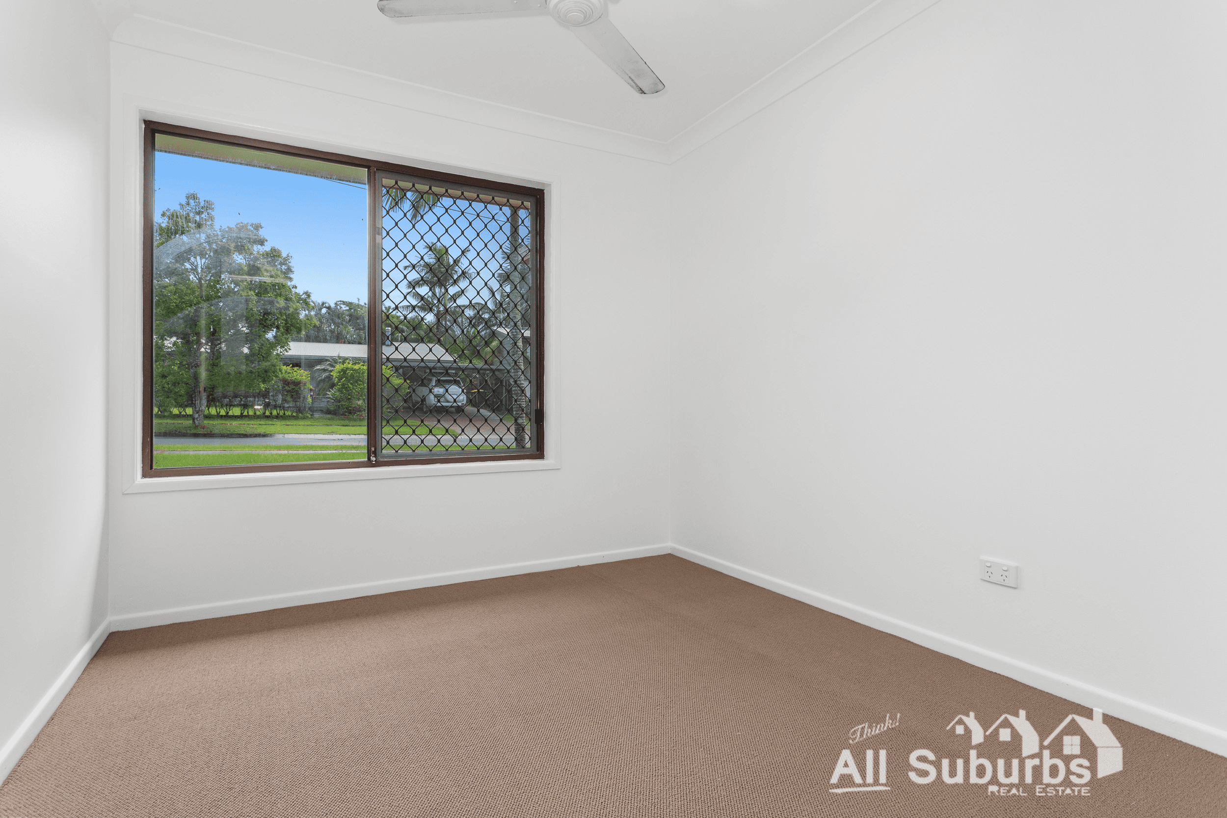 9 Royena Ct, CRESTMEAD, QLD 4132