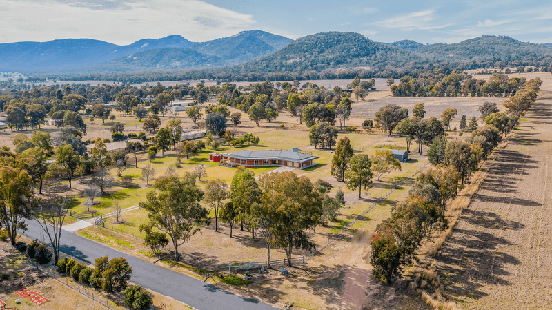 44 Urangera Drive, TAMWORTH, NSW 2340