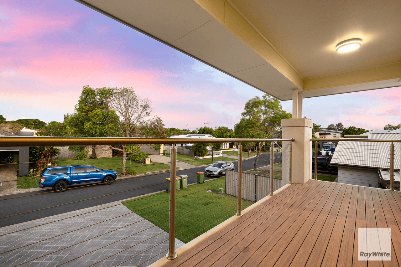 8 Lois Place, REDLAND BAY, QLD 4165