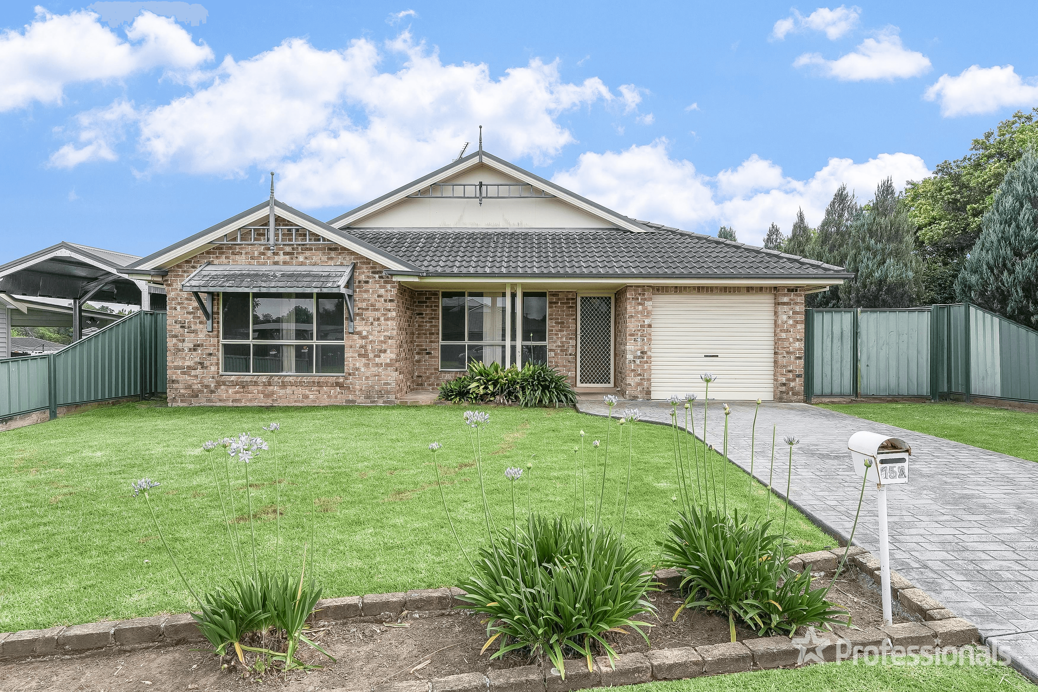 15A McIntosh Street, THE OAKS, NSW 2570