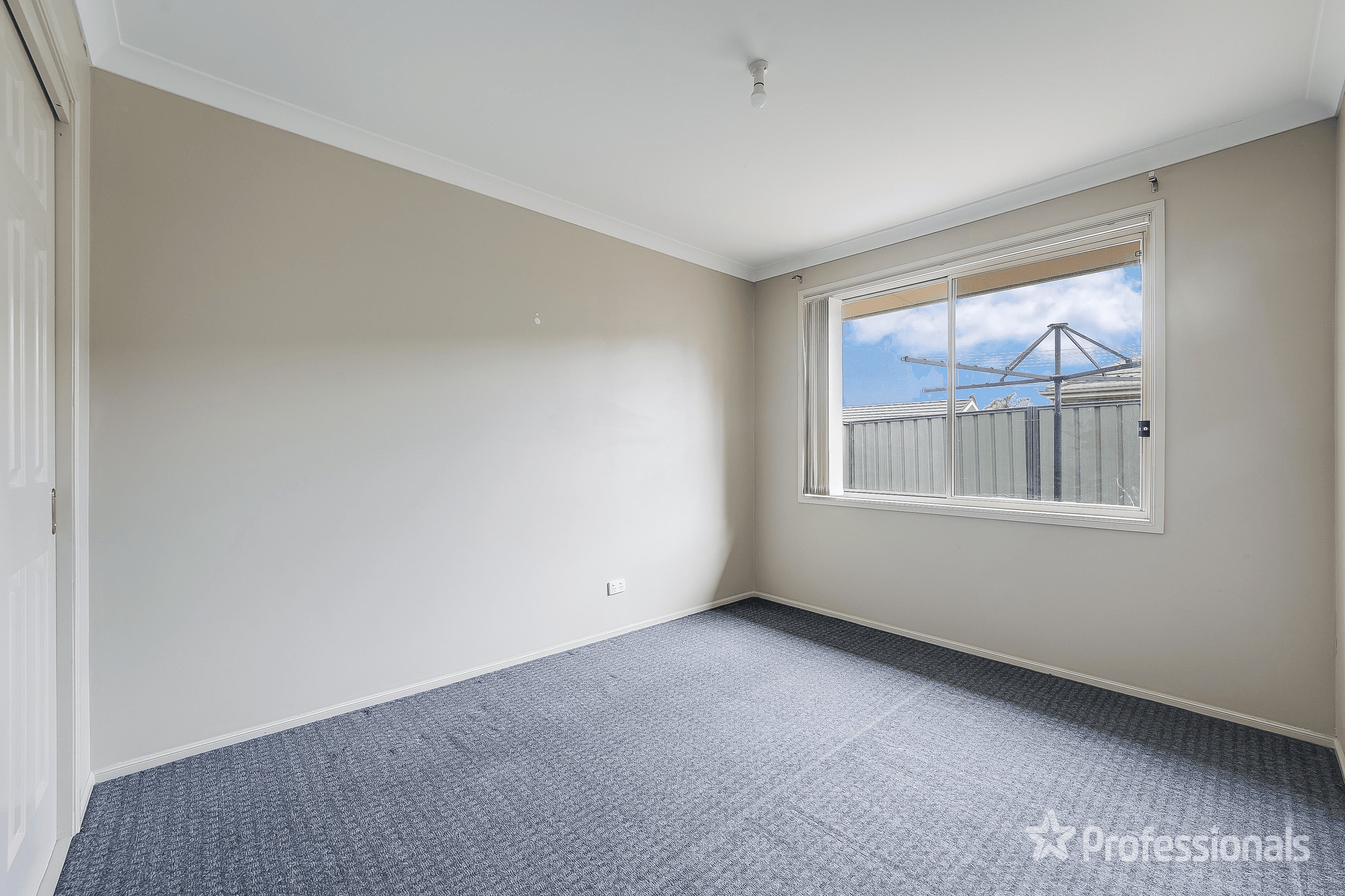 15A McIntosh Street, THE OAKS, NSW 2570