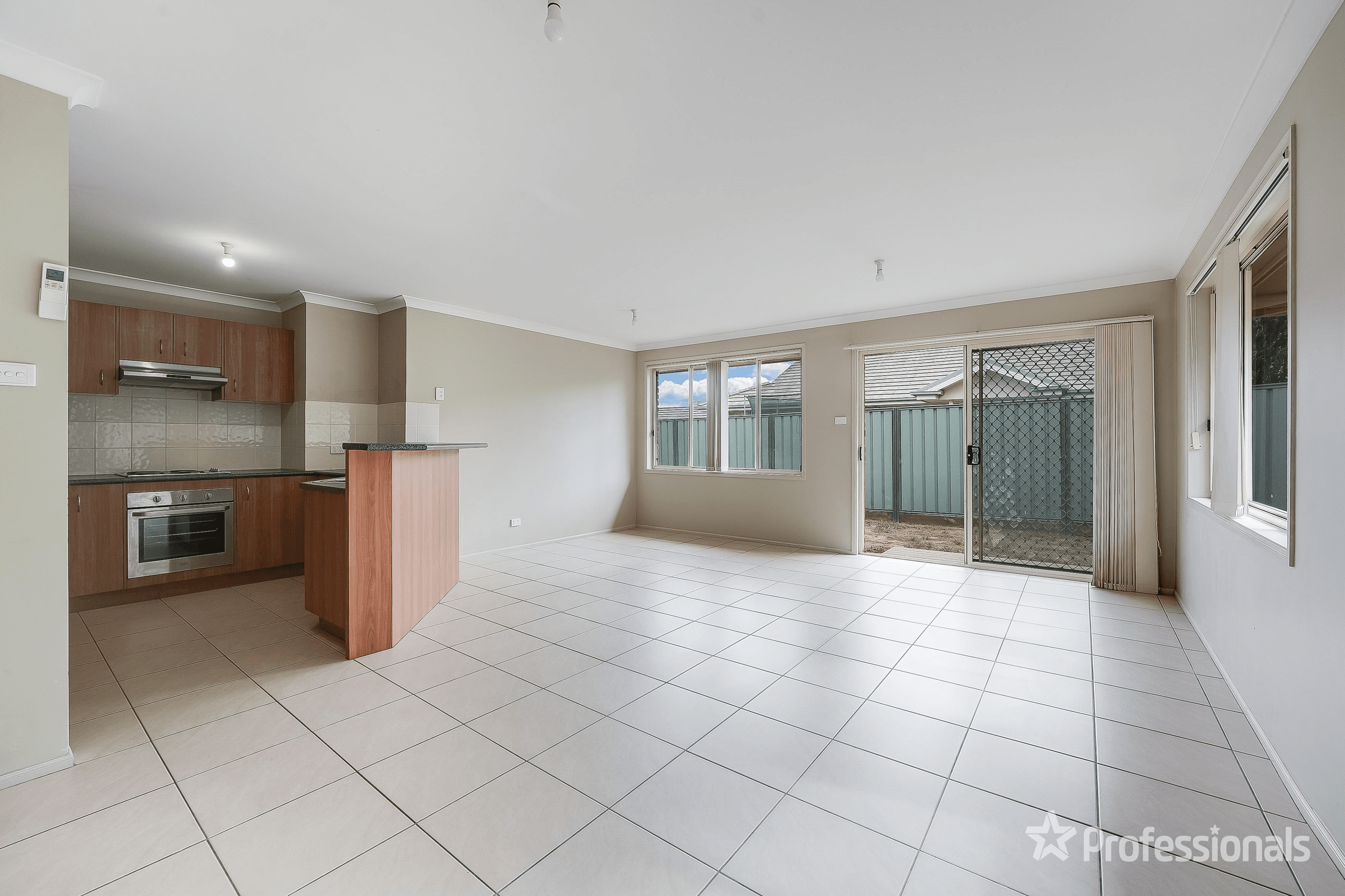 15A McIntosh Street, THE OAKS, NSW 2570