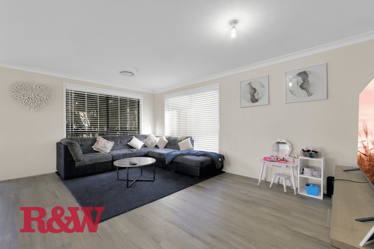 100 Fairwater Drive, Harrington Park, NSW 2567