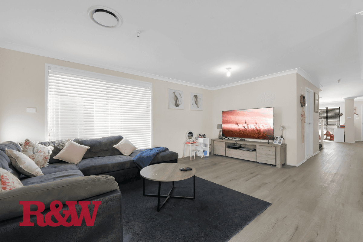 100 Fairwater Drive, Harrington Park, NSW 2567