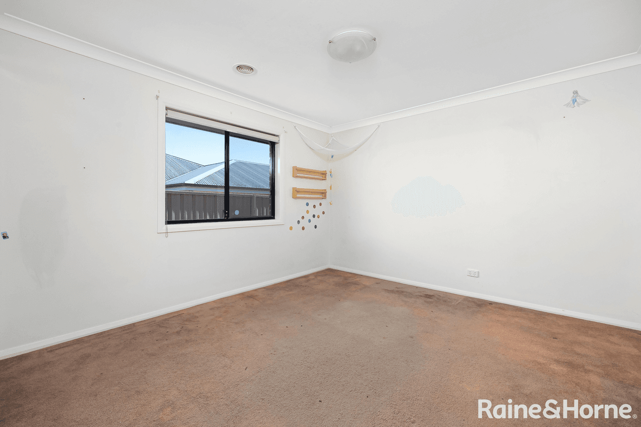 8 Werribee Road, BOURKELANDS, NSW 2650