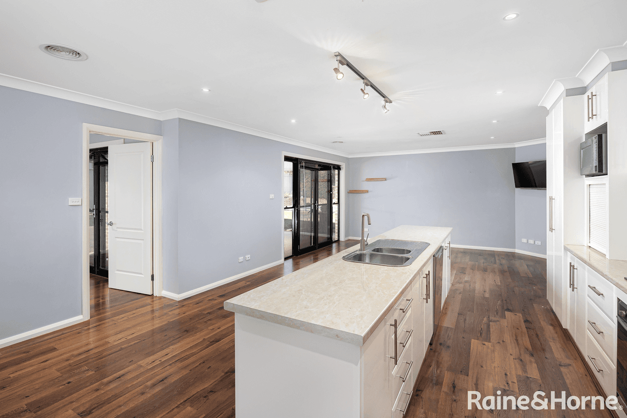 8 Werribee Road, BOURKELANDS, NSW 2650