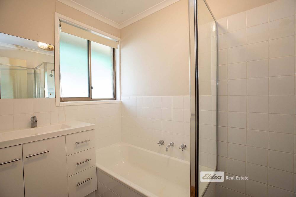 14 GILBERT Drive, NARACOORTE, SA 5271