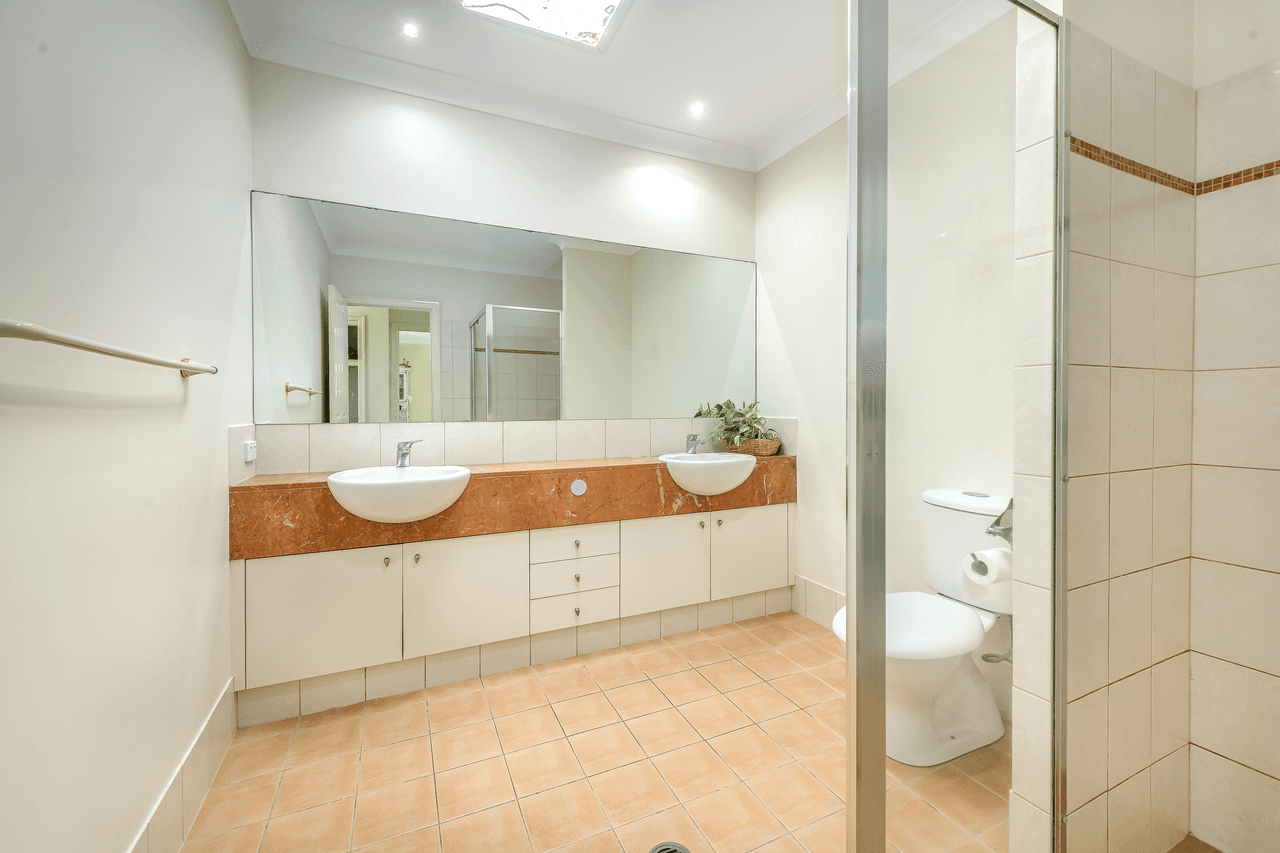 530 Oyster Cove Promenade, HELENSVALE, QLD 4212